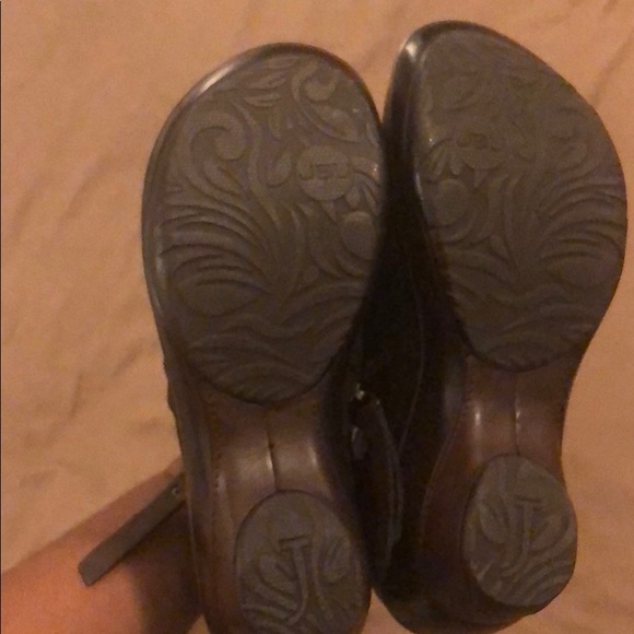 Booties - Picture 4 of 4